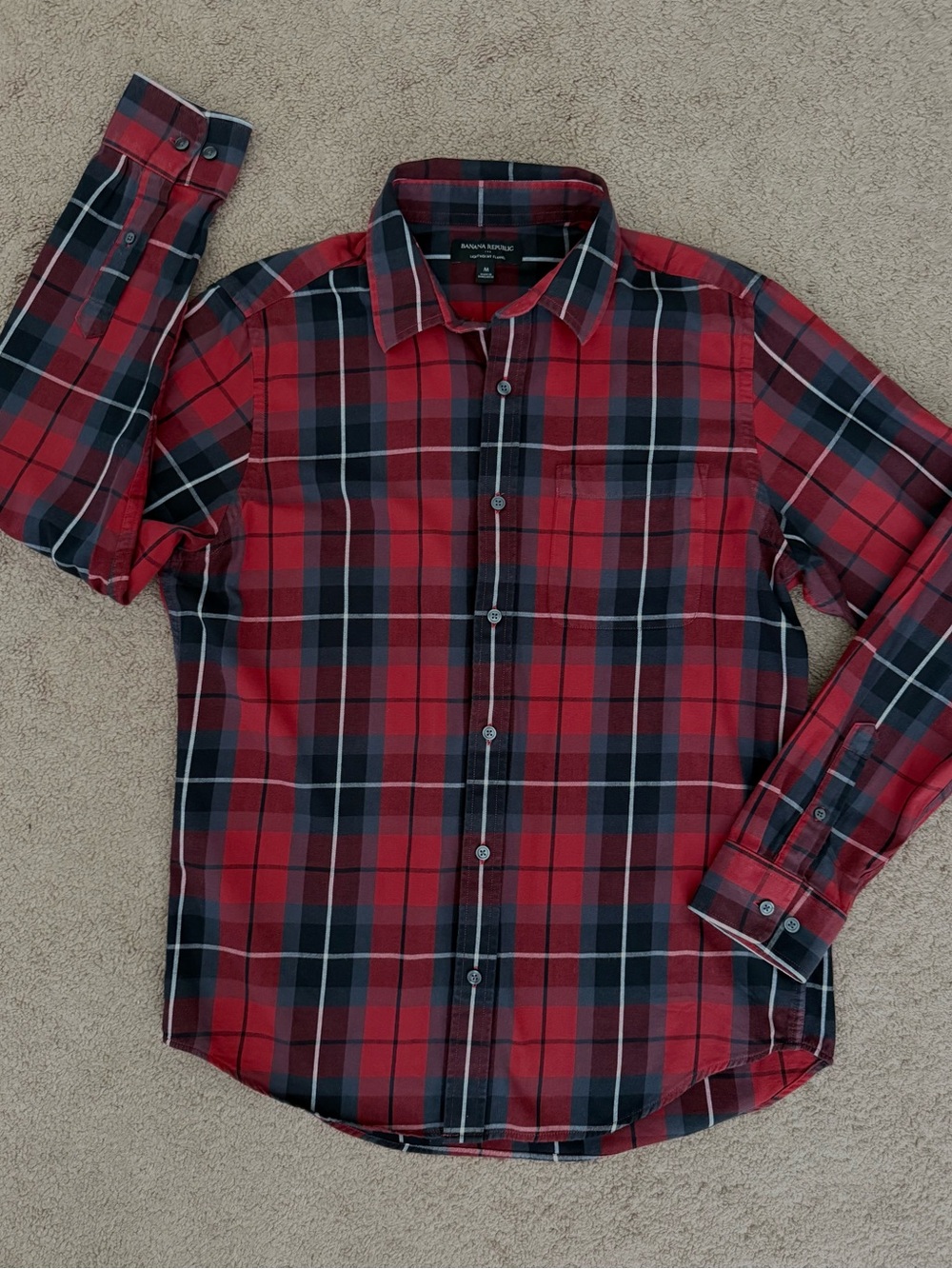 Banana Republic Men's Red and Black Plaid Button-Up Shirt 100% Cotton Size M